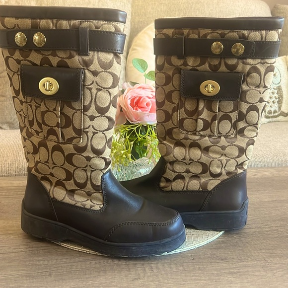 Gently used Coach winter insulated boots. Size 7.5 - Picture 1 of 6